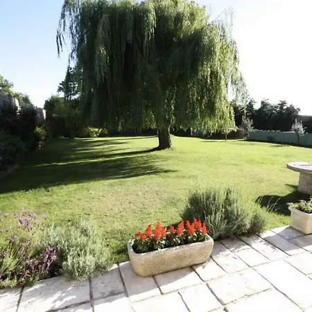 Manoir De La Croix-sonnet Bed & Breakfast 4*