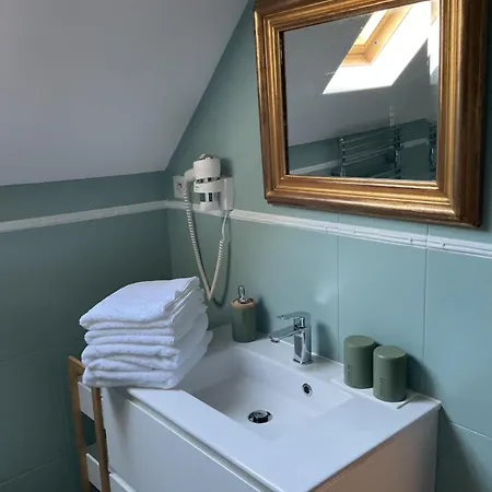 Manoir De La Croix-sonnet 4*